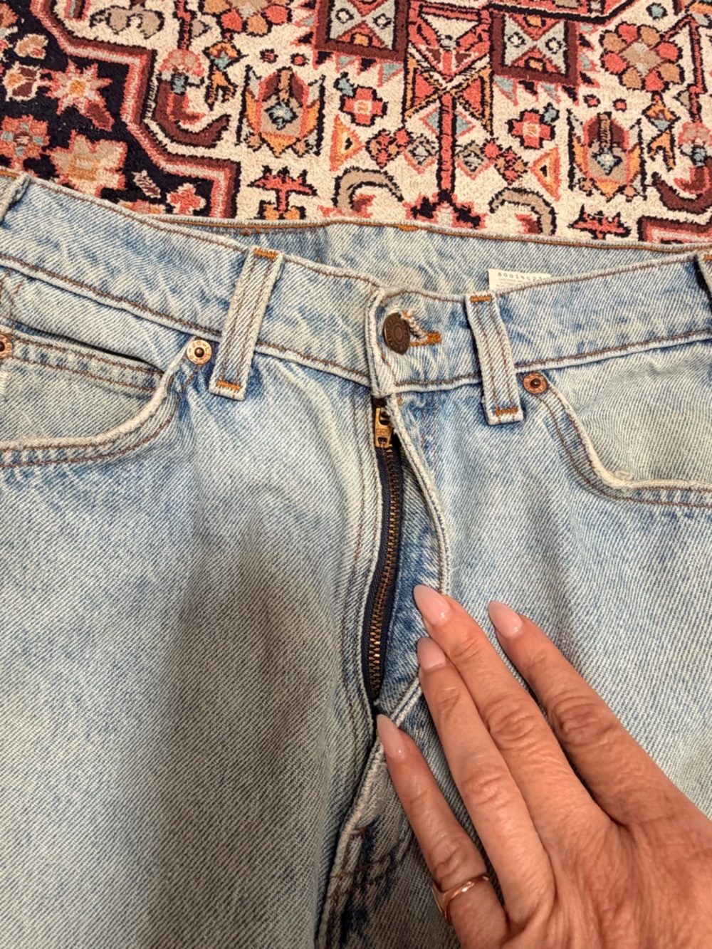 Vintage Levi's 505 Light Blue Distressed Boyfriend Jeans - Picture 9 of 16